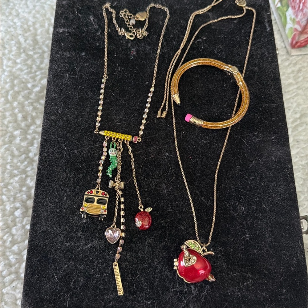 Betsey Johnson. EUC. Teachers, school, apples—oh my! Two necklaces & a bracelet.